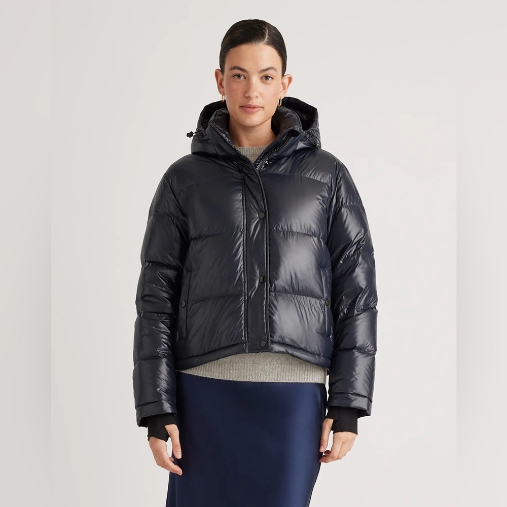 Quince Women
Responsible Down
Cropped Puffer Jacket
Shiny Black Outerwear‎ L